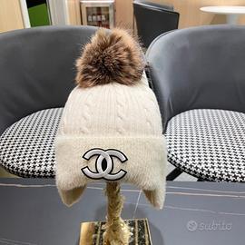 Berretto con paraorecchie bianco Chanel