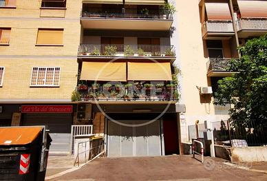 Box / Garage di 29 m² a Roma