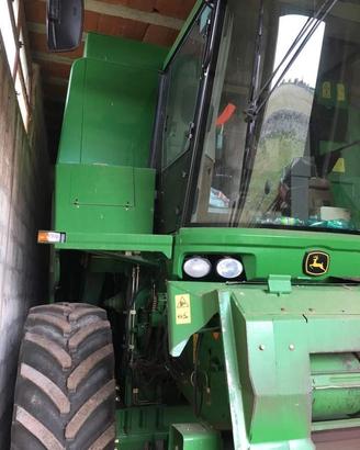 mietitrebbia John deere