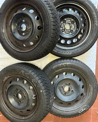 Bridgestone Blizzak 165 / 60 / R14 75T