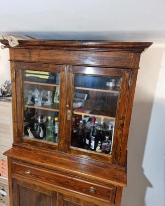 Vetrina cristalliera antica