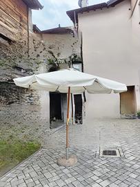 Ombrellone da esterno con basamento in cemento