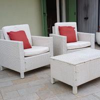 Salotto da esterno bianco