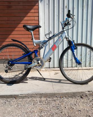 Mountain Bike per ragazzo da 24" ammortizzata