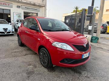 Lancia Ypsilon 1.2 69 CV 5 porte Gold