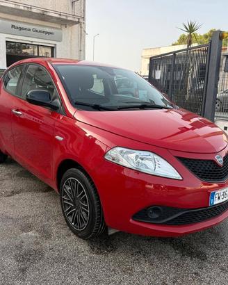 Lancia Ypsilon 1.2 69 CV 5 porte Gold