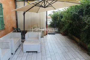 MONOLOCALE FINEMENTE RISTRUTTURATO CON CORTE PRIVA