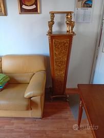Colonna in legno
