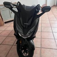Honda forza 125