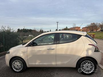 Lancia Ypsilon 1.3 diesel - 2014