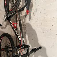 BICI IN FULL FIBRA DI CARBONIO