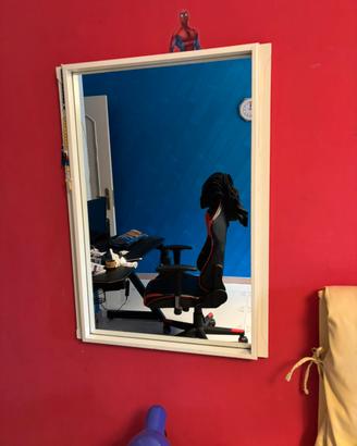 Specchio e comodino per cameretta