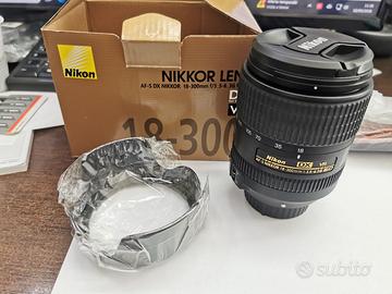 Nikon AF-S DX 18-300mm f/3.5-6.3 VR  pari al nuovo