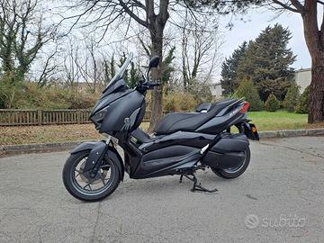 Yamaha X-Max 300 Iron Max