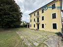 villa-singola-con-ampio-giardino-in-centro