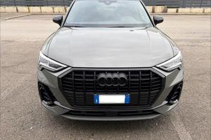Audi Q3 sline identity black