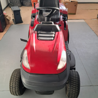 Trattore taglia erba