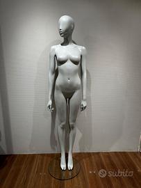 Manichini interi da negozio Donna