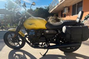 Moto Guzzi V7 Stone 850