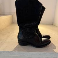 Stivaletti tipo texano da donna usati Mondà Milano