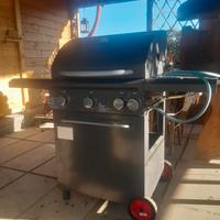 Barbecue a gas con pietra lavica