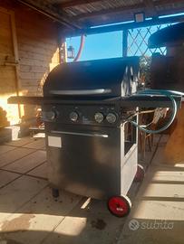 Barbecue a gas con pietra lavica