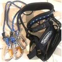 Imbracatura ferrata con moschettoni