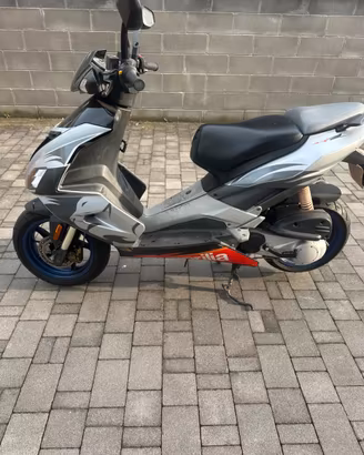 Scooter aprilia sr50