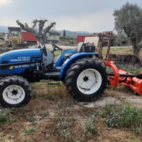Trattore agricolo con accessori