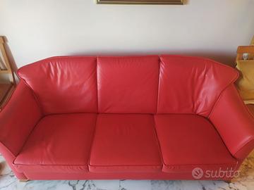 divano pelle rossa