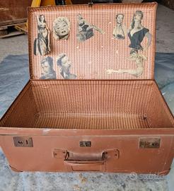 Valigia antica in cuoio elegante