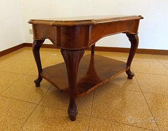 Tavolino da salotto in legno sagomato e intarsiato