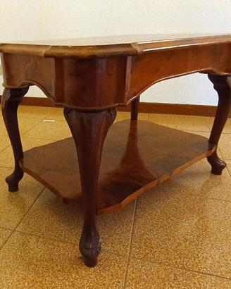 Tavolino da salotto in legno sagomato e intarsiato