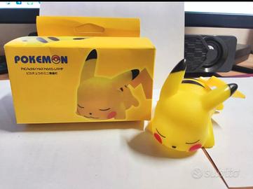 Pokemon Luce Notturna + Box Pikachu Versione 1.