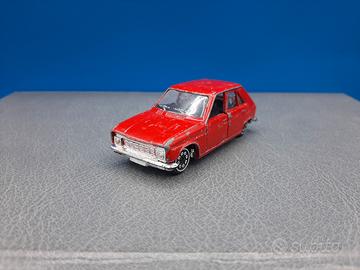 1:43 polistil peugeot 104 colore rosso