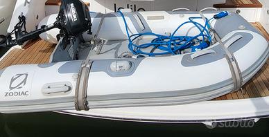 Tender Zodiac con motore Suzuki 2.5 hp