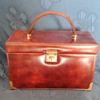 Beauty case in pelle mai usato, con chiave 