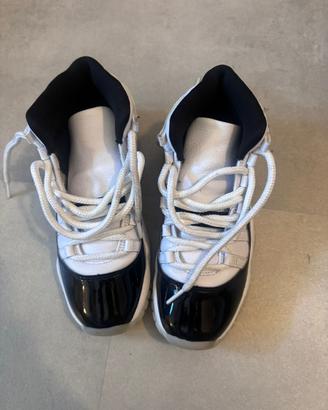 AIR JORDAN 11 RETRO