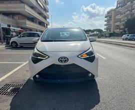 Toyota Aygo 1.0 VVT-i 72 CV 5 porte x-play MMT LED