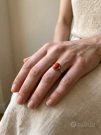 Anello  in Oro Giallo e Corallo Naturale