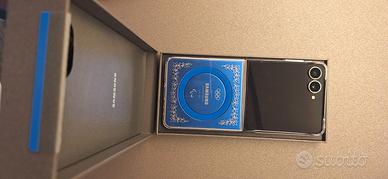 Samsung Galaxy Z Flip 7 SM-F766B
