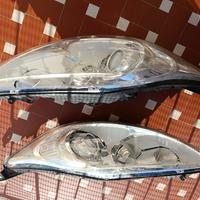 coppia di fari Ford Fiesta 6 serie 
