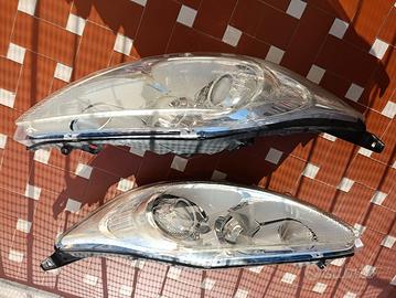 coppia di fari Ford Fiesta 6 serie 
