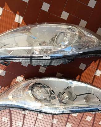 coppia di fari Ford Fiesta 6 serie 