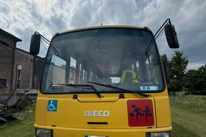 SCUOLABUS IVECO CC95.9E18F
