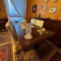 Tavolo in noce in perfette condizioni