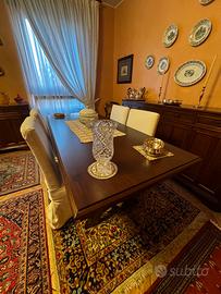 Tavolo in noce in perfette condizioni