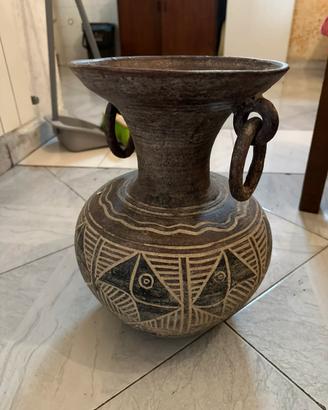 Vaso etnico in terracotta