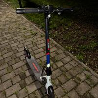 Monopattino elettrico aprilia esrz