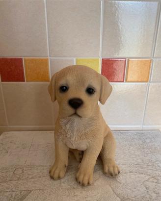 Pupazzo Labrador biondo in resina